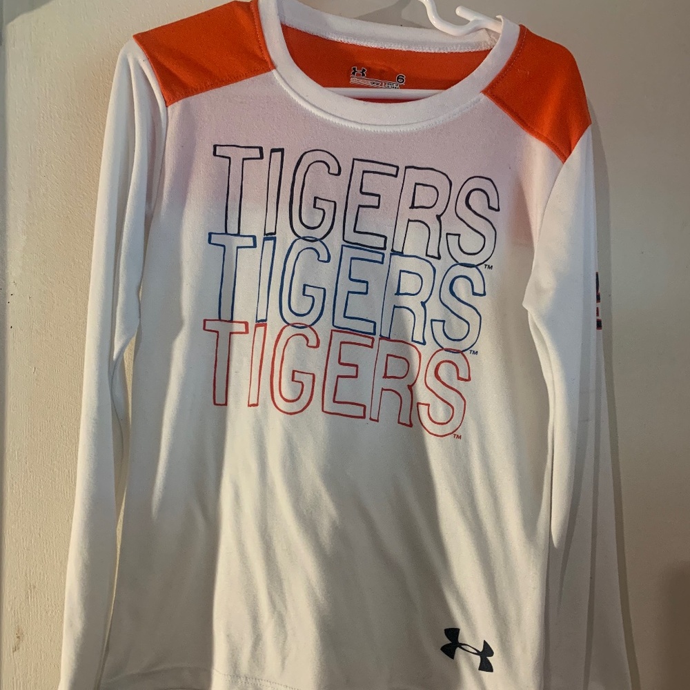 Under Armour Long Sleeve Auburn Shirt, Kids Size 6